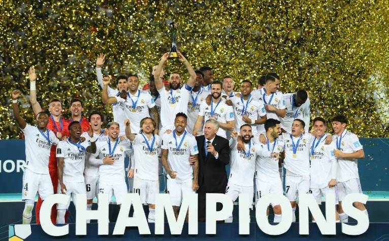 韩K2附加赛半场：巴萨尼破门，黄在闰送礼，富川2-0水原