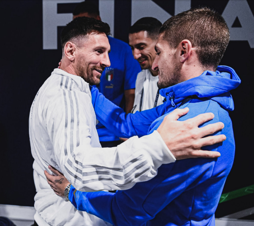 新卡牌大师？皇马本场主裁金特罗本赛季8场西甲出示8红44黄（卡牌大师驾到？执法皇马之战的金特罗本季8场西甲出示44黄8红）