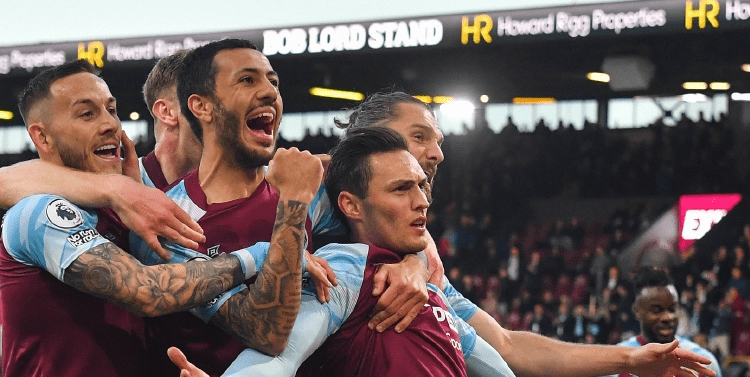 阿莫林头大了！曼联1-1又爆冷：英超7队争四差3分，1队成大黑马（1-1再被逼平！曼联令阿莫林头疼：英超争四7队仅隔3分，黑马崛起）