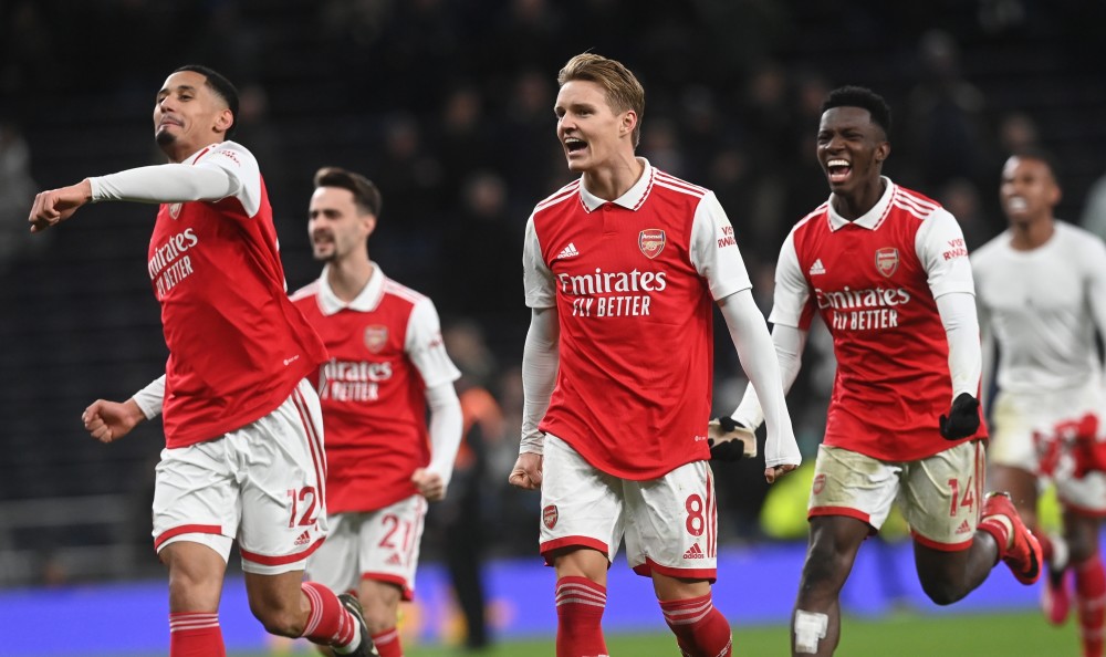 西媒：阿隆索要求皇马全队赛前在毕尔巴鄂过夜，引发球员不满（西媒称阿隆索要求皇马赛前全队在毕尔巴鄂留宿，惹球员不满）