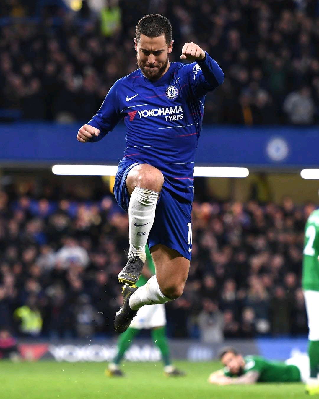 2025／26赛季英超：赛季初英超五轮不胜的阿斯顿维拉，如今竟已跻身争冠行列（2025／26英超：阿斯顿维拉从开局五轮不胜到跻身争冠行列）